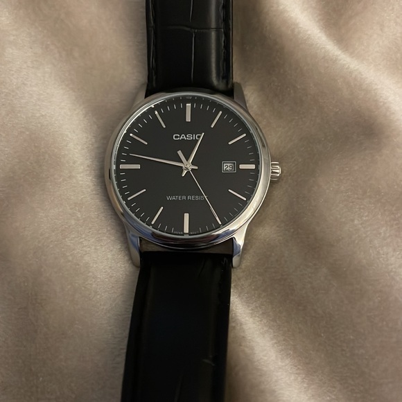 **SOLD ELSEWHERE** Casio - Silver Watch w/ Black Band - Picture 2 of 14